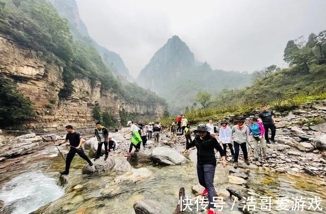 天河瀑布|郑州驴友团徒步南太行抱犊村，穿越太行天瀑群