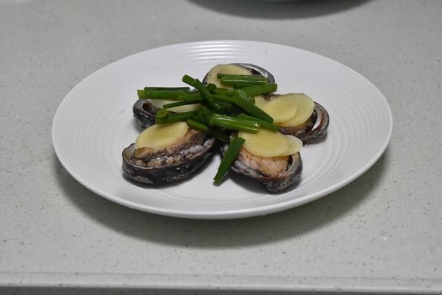 我家人太喜欢这菜，做法就这么简单，蒸一蒸鲜美好吃，上桌人人爱