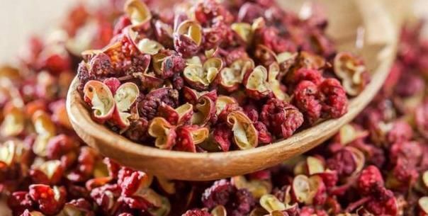 胡椒水|花椒很常见，可用花椒泡水喝，4大“好处”或许悄悄在降临！