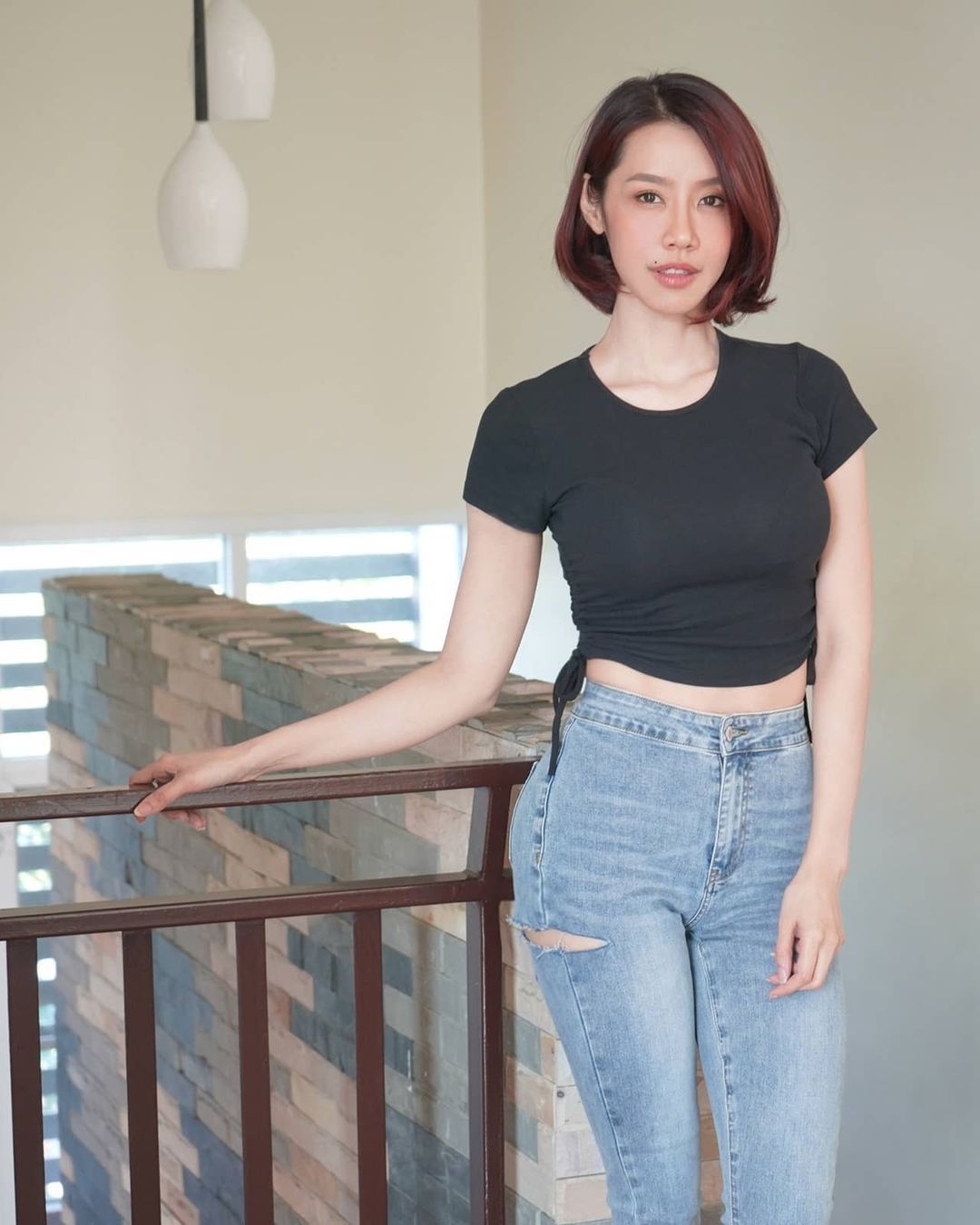 臀部|41岁泰国辣妈，拥有D罩杯腹肌翘臀性感迷人，满满少女感而爆红