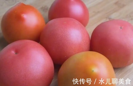叶子|买西红柿时，牢记这3点，成功避开激素西红柿，个个清甜多汁儿！