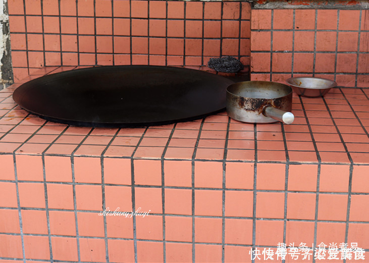 香麦菜|和爸妈去郊区吃农家菜，看见土灶有说不出的亲切感，饭菜也合胃口