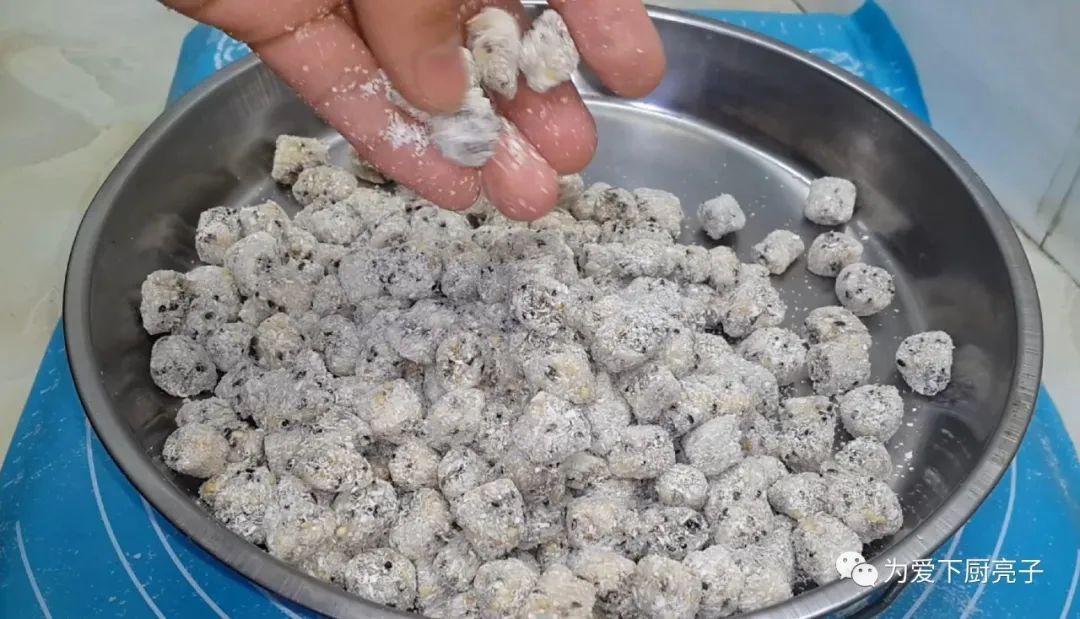 糯米粉也能做糖果吗，教你简单一做，个个软糯香甜，孩子都抢着吃