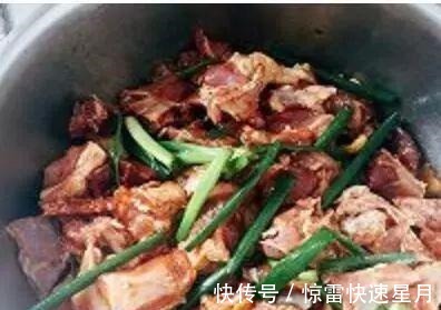 排骨|香酥排骨皮脆肉嫩,口感鲜滑,外焦里嫩,香气扑鼻,孩子特别喜欢!