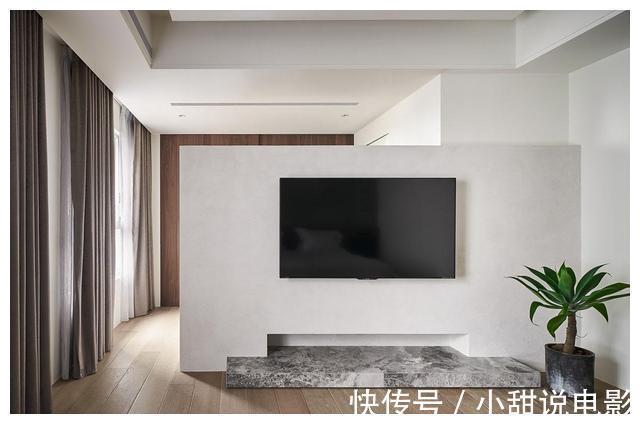 电视背景墙|不喜欢太浅的原木风格装修？看看他家的胡桃木，低调又显高级感！