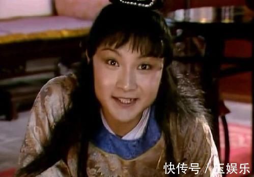 晴雯$一个西洋鼻烟盒,出卖了麝月,难怪晴雯说她和贾宝玉“上头”了