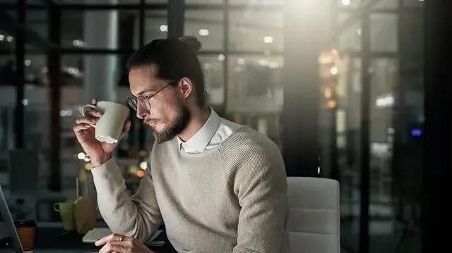 男性|男性衰老时,晨起后一般会有5“怪像”,假如没有,恭喜还年轻