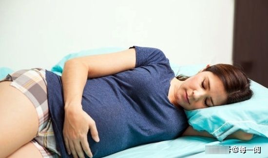 准妈妈|孕妇睡觉时，尽量避免做3个“动作”，胎儿会很难受