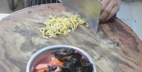 窍门|“新式鸡蛋汤”好喝有窍门,酸辣开胃,汤鲜味美,看着就有食欲