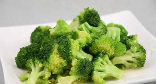 人到中年，多吃3種食物，排毒潤(rùn)膚，延緩衰老，美容養(yǎng)顏