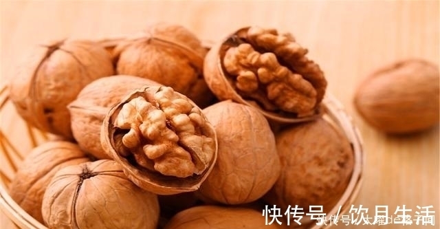 亚麻酸|这些坚果再贵也要吃，坚持一个月好处多多，为了健康吃了也不亏