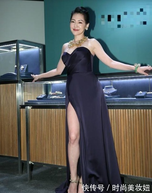 连体裤|小S身材比例太完美了,深V连体裤穿出1米7视觉感,气场无敌