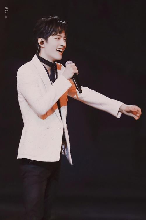 星光大赏|东方卫视大手笔,肖战成神秘压轴嘉宾,职黑气得无话说