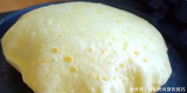 鸡蛋灌饼最简单的做法,学会这个小技巧,保证个个鼓大泡