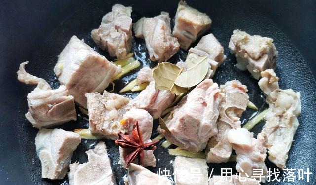 美味|玉米山药排骨汤,做法简单,美味营养!