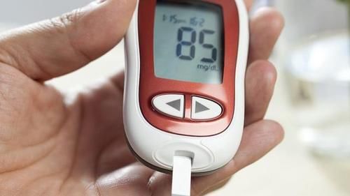 对照|中老年人60岁,血糖标准是多少?不妨对照自查,你的血糖或并不高