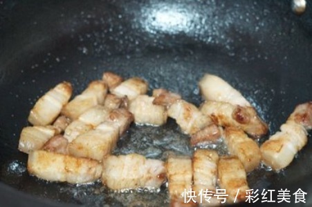 红烧肉|做红烧肉，别直接下锅焯水！教你正宗做法，香酥软嫩，口口香