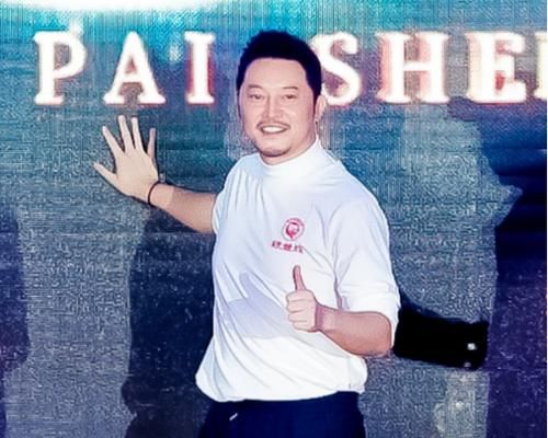 沙溢火锅店开业，为啥网友排队6小时也要吃一顿，看菜价后明白了