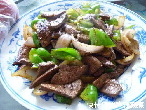 炒猪肝时，最“忌”直接下锅炒，老厨师教你一招，猪肝又嫩又滑