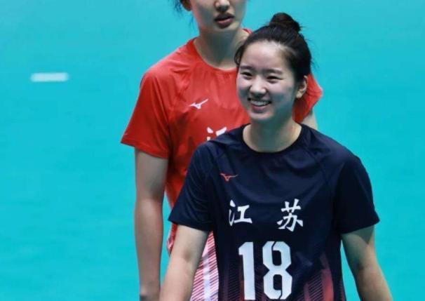 中国女排|王梦洁被3人冲击,王唯漪实力强劲,2新星天赋、实力皆不俗