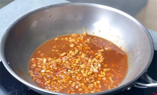 吃法|黄瓜新吃法,不腌不炒不凉拌,入口劲道嫩滑,连汤汁都不剩