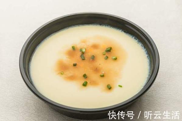 布丁|蒸鸡蛋羹,最忌直接加水就蒸,牢记3个技巧,鸡蛋羹嫩滑如布丁