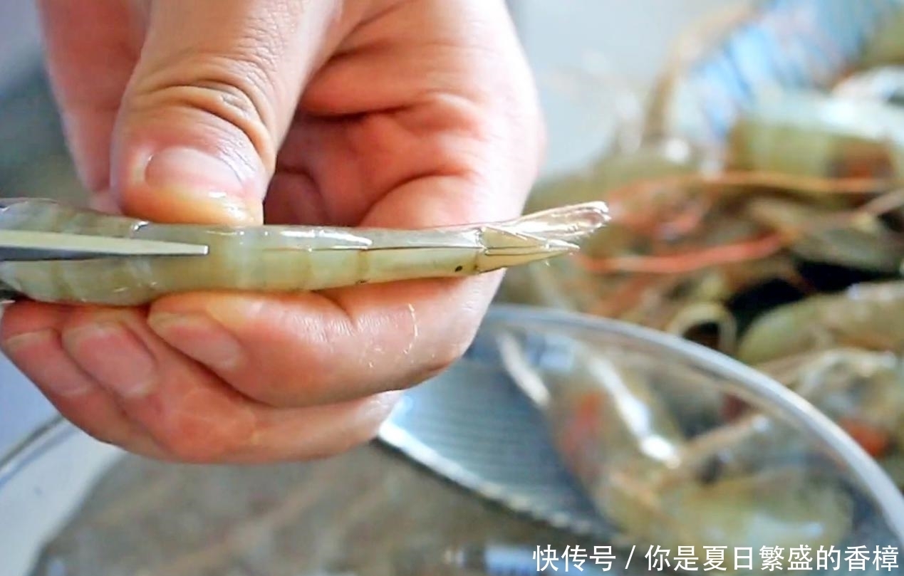 年夜饭,香到一锅都不够吃!不愧是大虾中的“极品”做法,非油炸