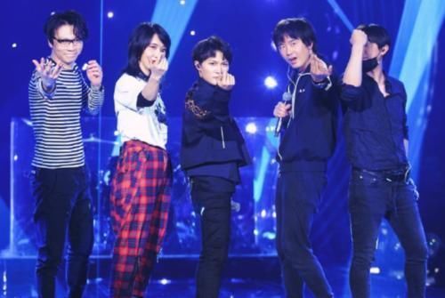 新裤子是节目组卧底主唱跑调拖周深后腿，双方不熟合演前才互关