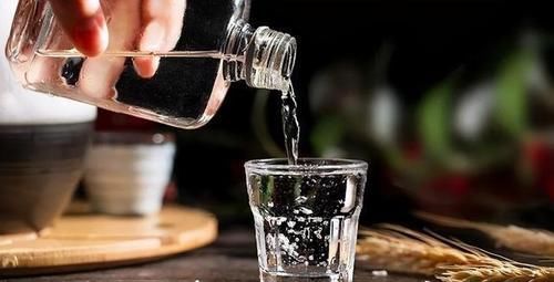 养生|每天晚上喝一两白酒,是养生还是伤身?今天告诉你答案,勿信谣言