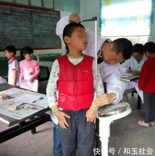 身高|13岁男孩停止发育,身高超不过1米6,家长的无知终会让孩子买单