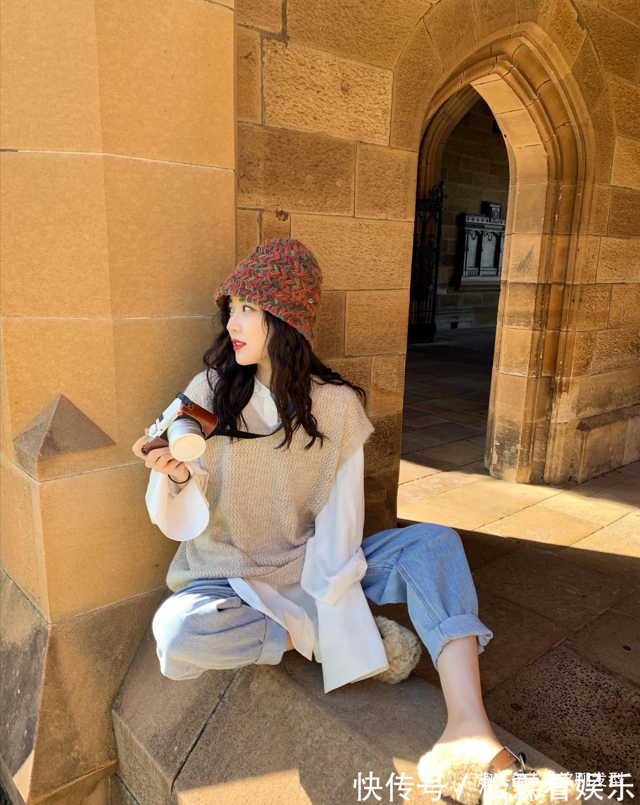 穿衣风格 衬衫的穿搭太单一搭配毛衣马甲时尚感大增,减龄洋气又有个性