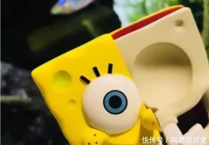 身体构造|海绵宝宝:海绵宝宝手办“出其不意”,只有半个身体,全是“骨感美”!