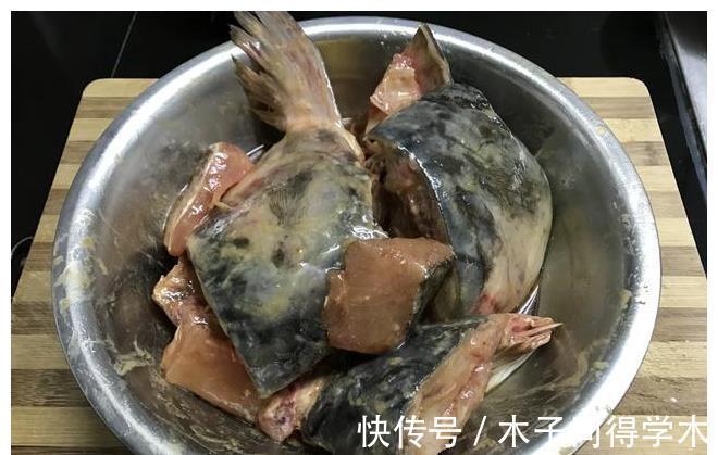 一滴水|鱼头这么做，不加一滴水，比剁椒鱼头还要好吃，真过瘾
