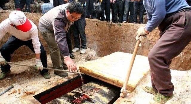 考古|大太监李莲英到底是怎么死的?55年后,考古家打开其墓有惊人发现