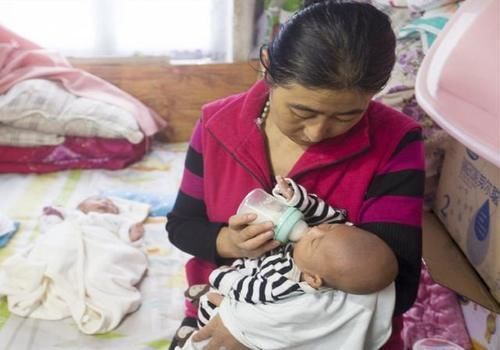 姥姥|喜欢奶奶还是姥姥?7岁儿子一句平常话,揭开了现实的无奈和残酷