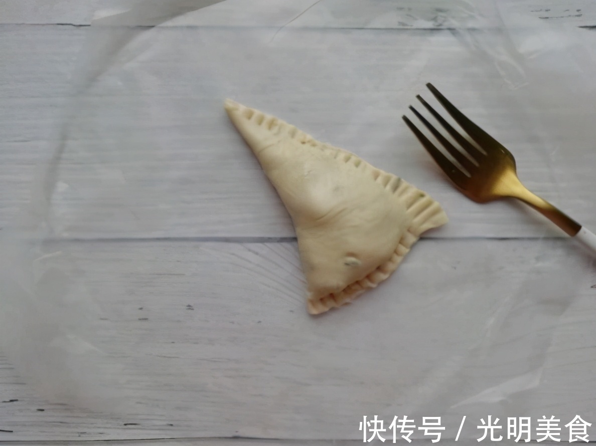 苹果派|家里面的苹果吃不完，用万能的手抓饼解决，孩子很喜欢