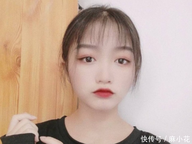 《变形计》里的“神仙妹妹”:因父生病辍学,今成网红养活一家人