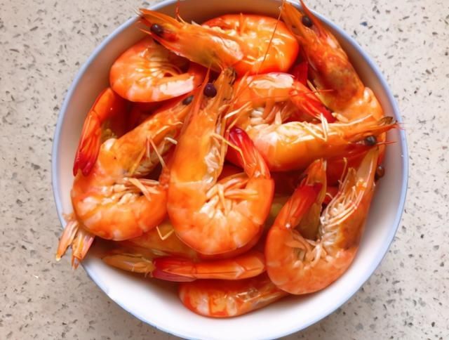  步骤|做白灼虾时，不可直接加水煮，多加1个步骤，虾鲜嫩滑还无腥味