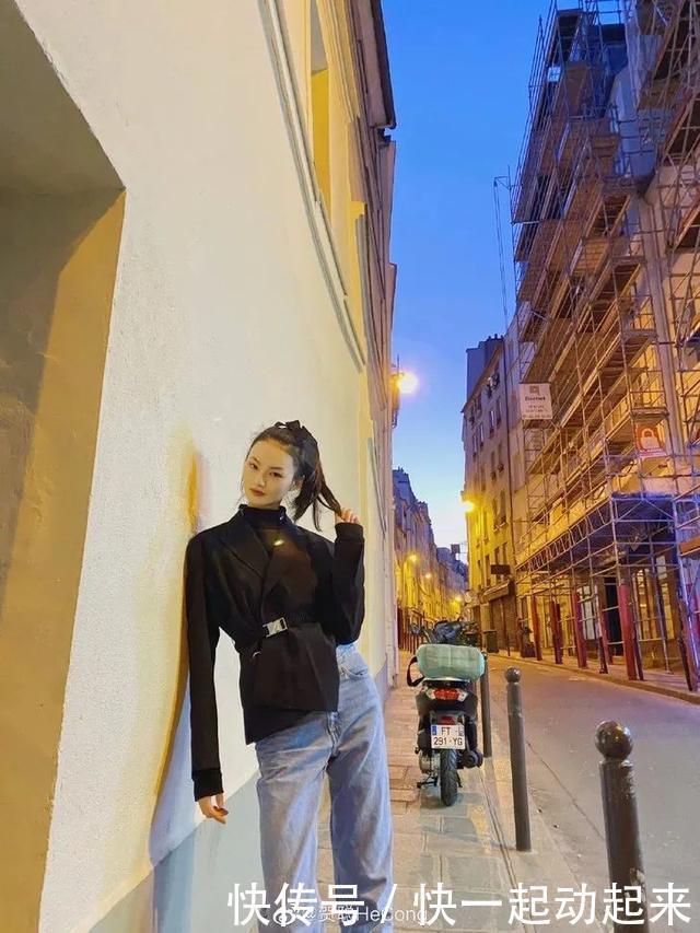 今年终于不流行露脖子了!“烟管领+大衣”才是真洋气!