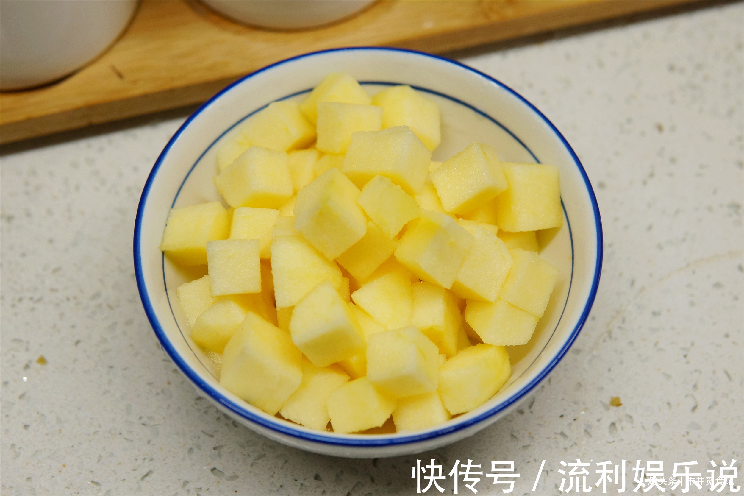 春天，用苹果和红枣一起煮，我家每周喝几回，好多人不知道有啥用