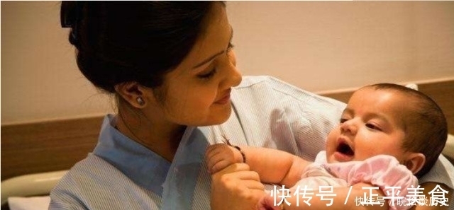 宝妈|宝宝出生后多久会抬头和翻身?一般在这个时间!你家孩子达标了吗