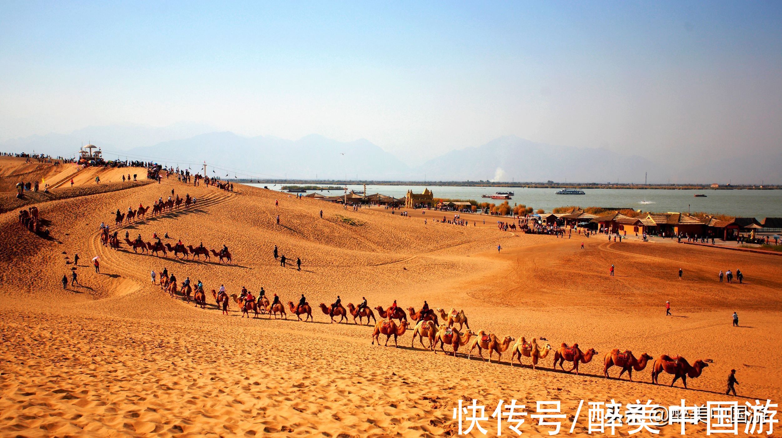 惬意|探访沙湖景区，感受湖水与沙漠相结合的奇妙景观，令人心旷神怡