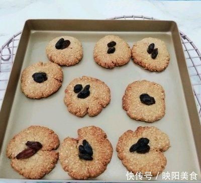 回味无穷的花生酱燕麦饼干来拯救你的胃