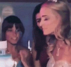 |搞笑GIF：防火防盗防闺蜜 这样的闺蜜不要也罢