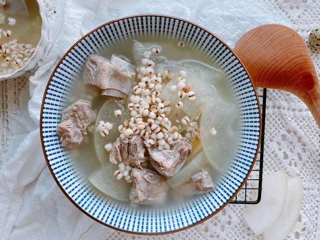 清洗干净|秋天最适合喝这碗汤,清淡不油腻,营养丰富又好喝,祛湿降火润燥