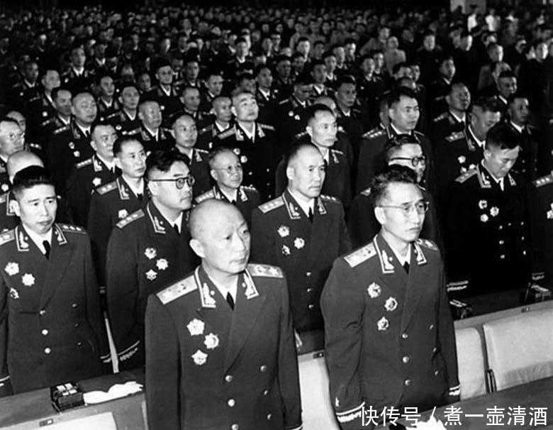 野战军|1955年授衔,装甲兵司令员许光达成为大将,副司令员是什么军衔?