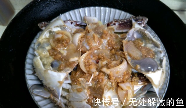 家常粉丝梭子蟹,加上蒜泥味道更好,原汁原味的鲜美!