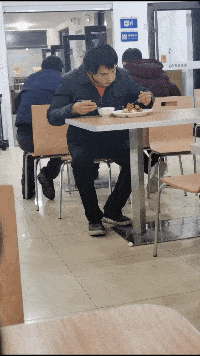 |笑话:老师,我很想做作业啊,可我家的山羊不同意啊!