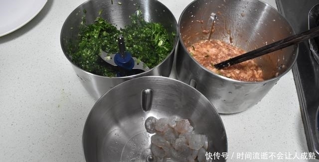 春天用这三种食材做饺子馅,鲜美汁多味道超赞,蒸饺煎饺都很好吃