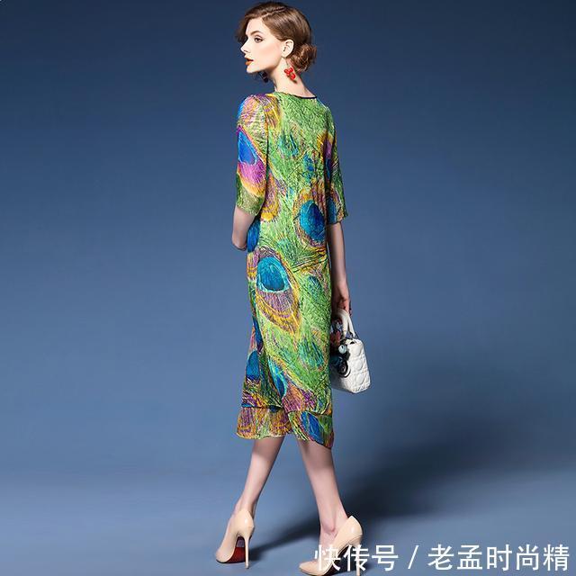 雪纺连衣裙 适合80后女性印花连衣裙,高贵名媛显气质,秀出好身材